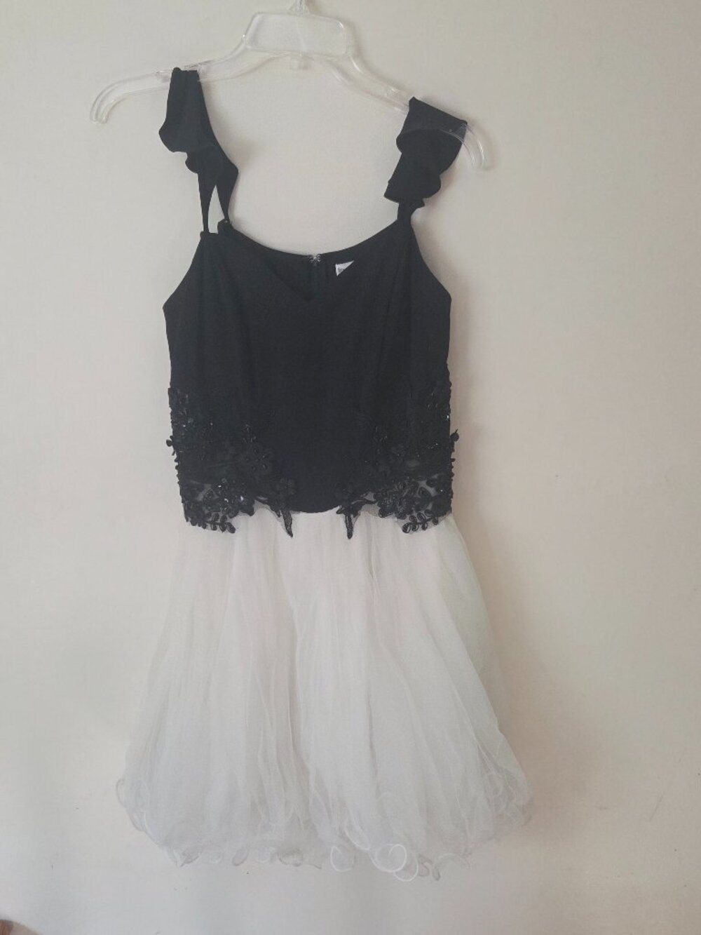 Xtraordinary Prom Formal Sleeveless Dress Black/White Junior Size 5